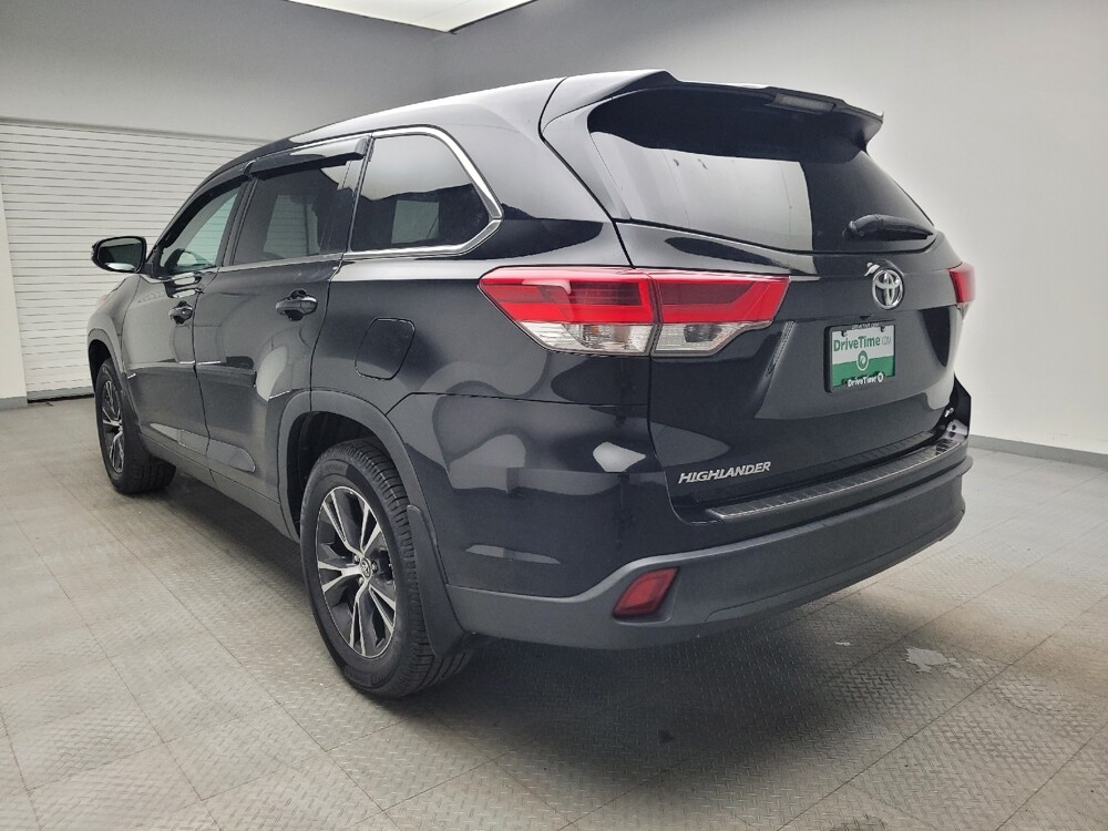 2019 Toyota Highlander in Eastpointe, MI 48021 - 18062062 5