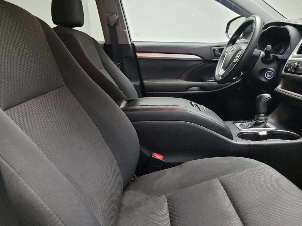 2019 Toyota Highlander in Eastpointe, MI 48021 - 18062062 21