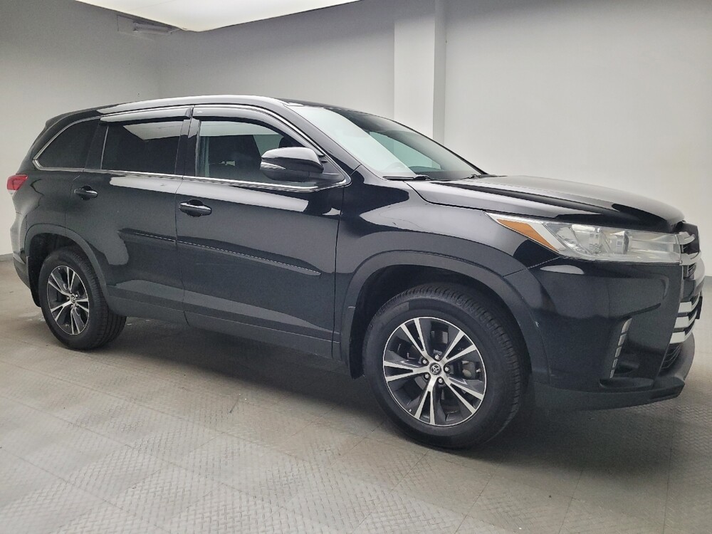 2019 Toyota Highlander in Eastpointe, MI 48021 - 18062062 11