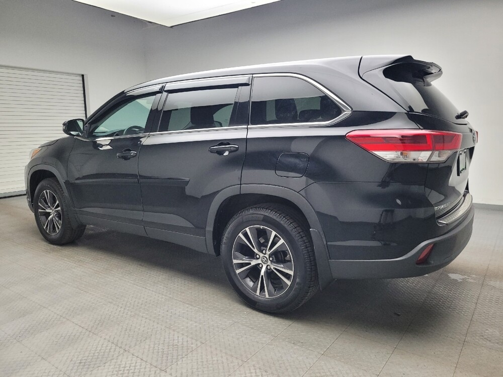 2019 Toyota Highlander in Eastpointe, MI 48021 - 18062062 3