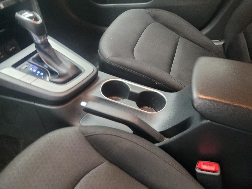 2018 Hyundai Elantra in Indianapolis, IN 46219 - 18062065 26