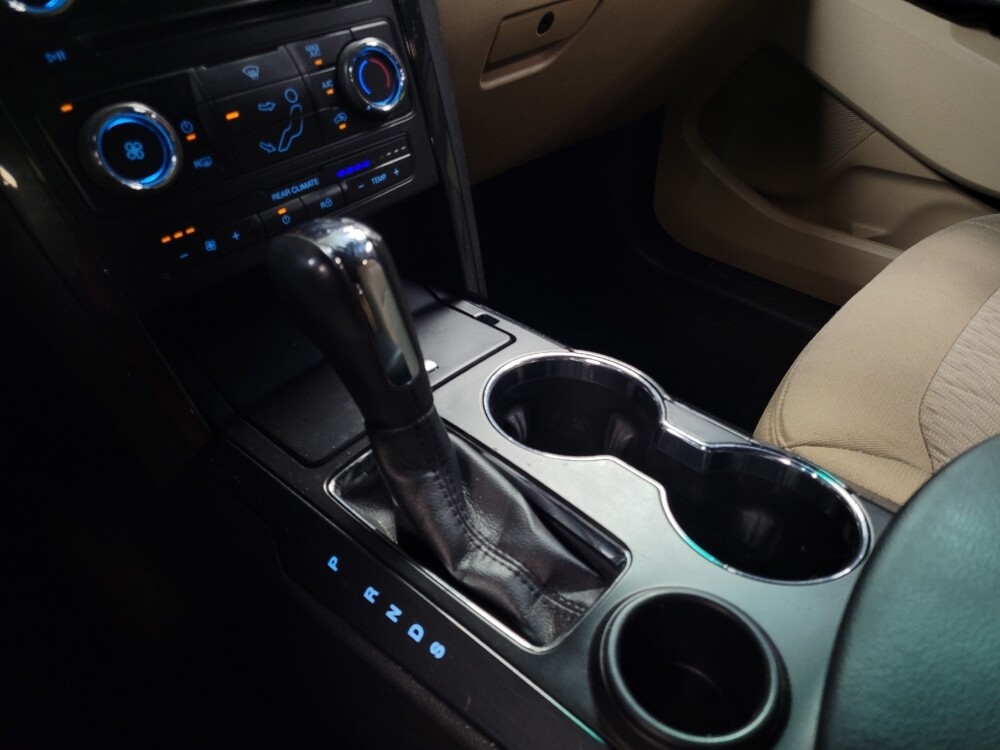 2016 Ford Explorer in Tampa, FL 33619 - 18062102 26