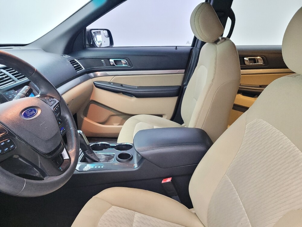 2016 Ford Explorer in Tampa, FL 33619 - 18062102 17