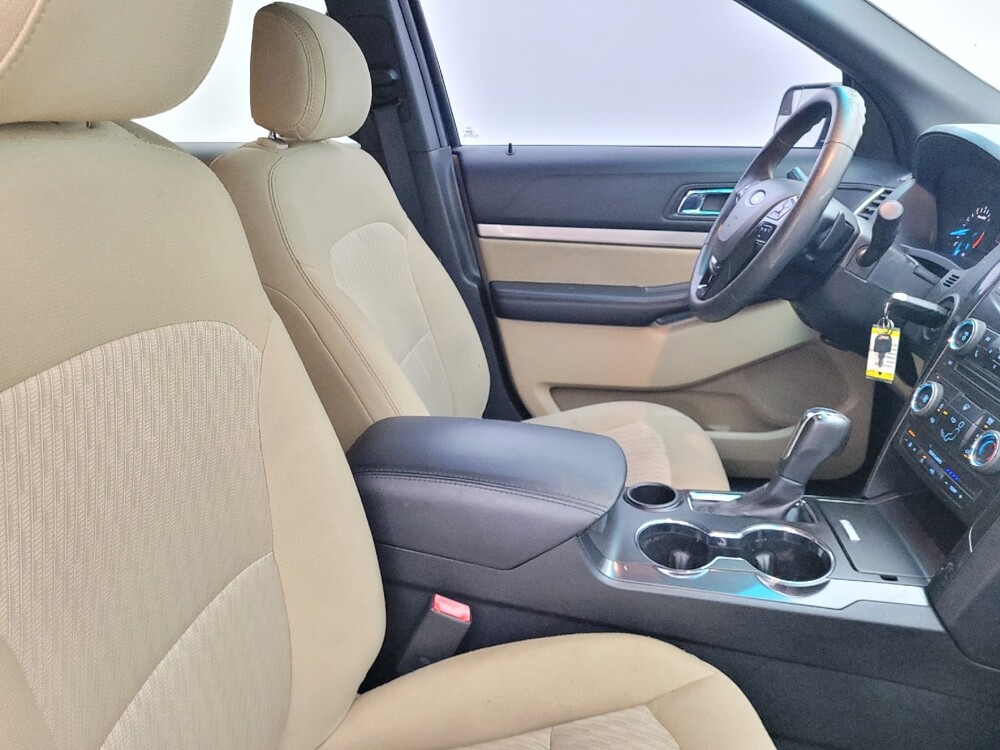 2016 Ford Explorer in Tampa, FL 33619 - 18062102 21