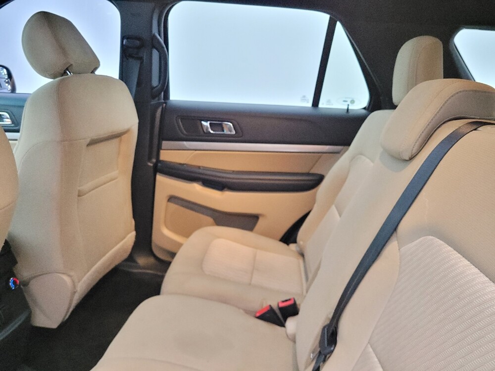 2016 Ford Explorer in Tampa, FL 33619 - 18062102 18