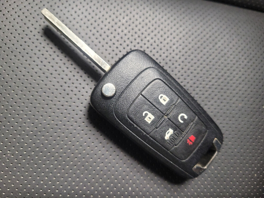 2017 Chevrolet Equinox in Charleston, SC 29414 - 18062138 32