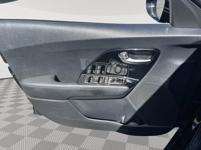 2021 Kia Niro in Mesa, AZ 85212 - 18062252 88