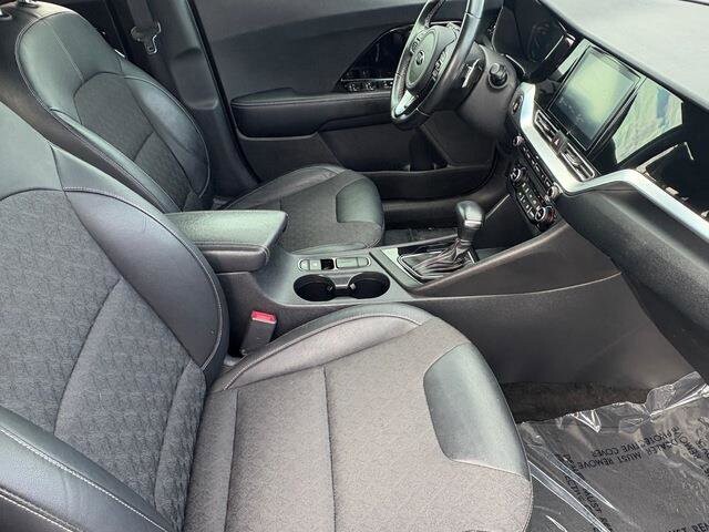 2021 Kia Niro in Mesa, AZ 85212 - 18062252 63