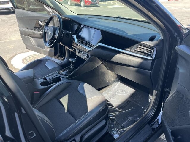 2021 Kia Niro in Mesa, AZ 85212 - 18062252 134