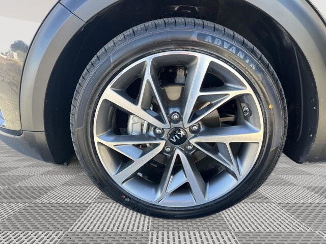 2021 Kia Niro in Mesa, AZ 85212 - 18062252 107