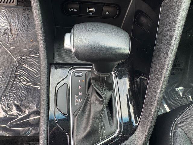 2021 Kia Niro in Mesa, AZ 85212 - 18062252 22