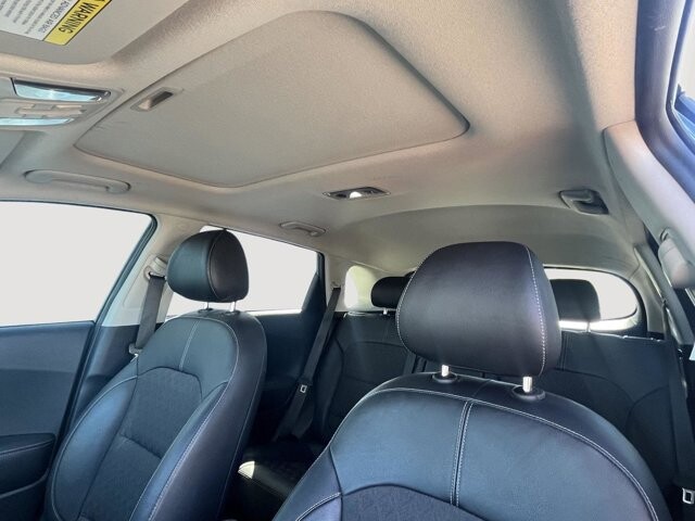 2021 Kia Niro in Mesa, AZ 85212 - 18062252 98