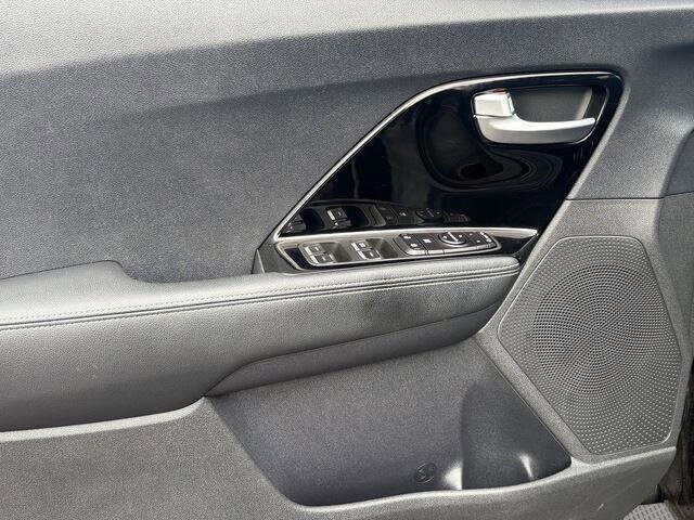 2021 Kia Niro in Mesa, AZ 85212 - 18062252 12