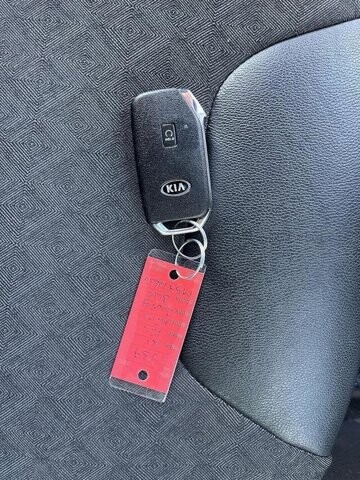 2021 Kia Niro in Mesa, AZ 85212 - 18062252 76