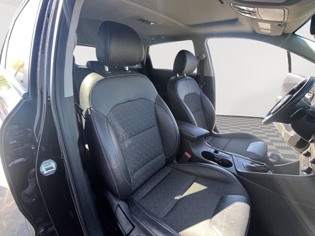 2021 Kia Niro in Mesa, AZ 85212 - 18062252 105