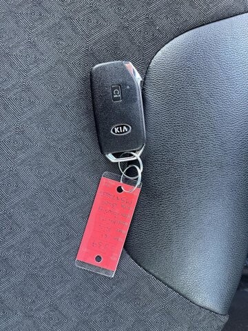 2021 Kia Niro in Mesa, AZ 85212 - 18062252 138