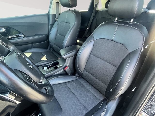 2021 Kia Niro in Mesa, AZ 85212 - 18062252 97