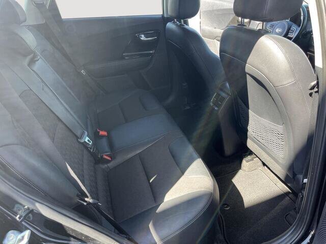 2021 Kia Niro in Mesa, AZ 85212 - 18062252 71