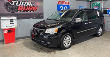 2016 Chrysler Town & Country in Conyers, GA 30094