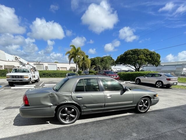2001 Mercury Grand Marquis in Pompano Beach, FL 33064 - 18062262 5