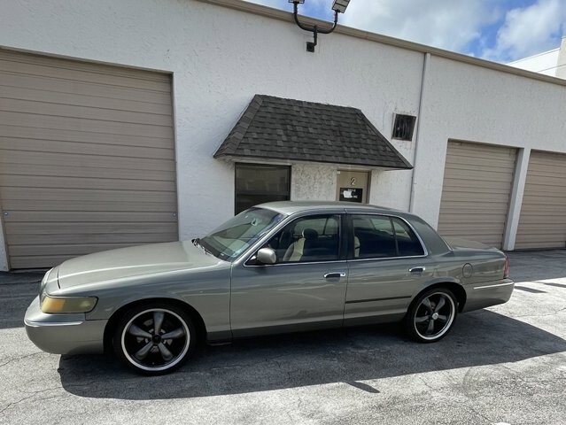 2001 Mercury Grand Marquis in Pompano Beach, FL 33064 - 18062262 3