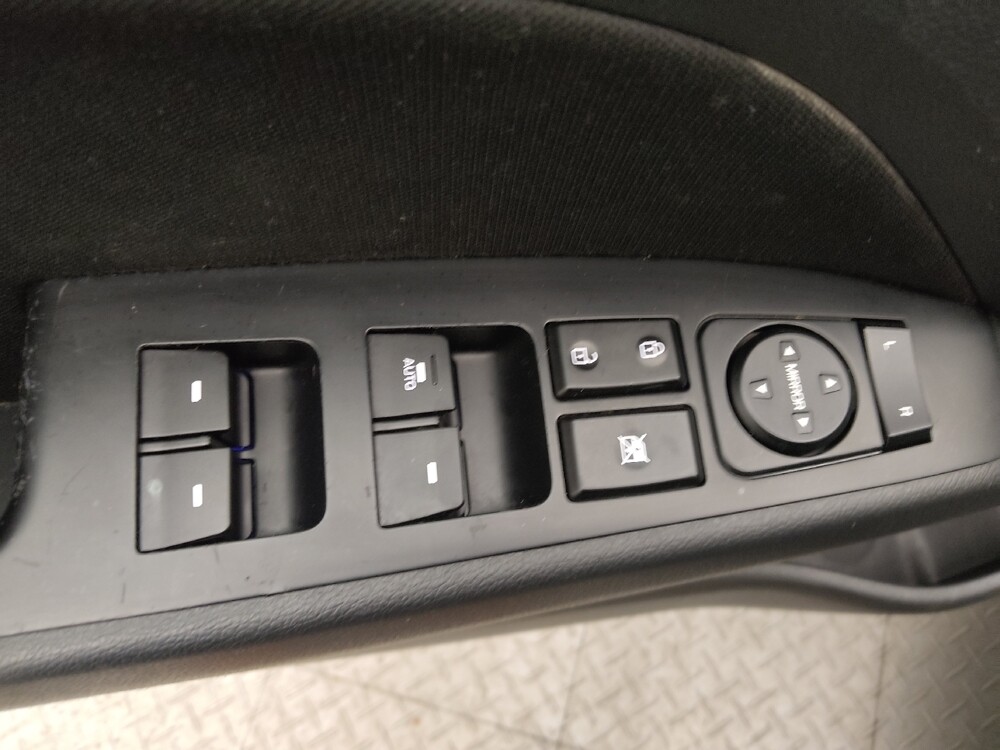 2019 Hyundai Elantra in Independence, MO 64055 - 18062444 27