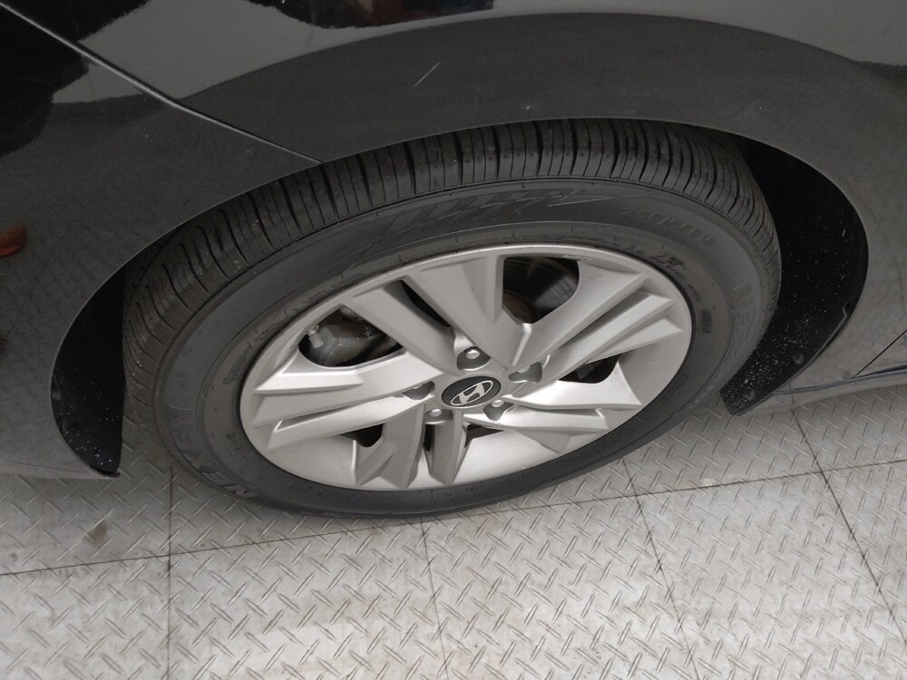 2019 Hyundai Elantra in Independence, MO 64055 - 18062444 31