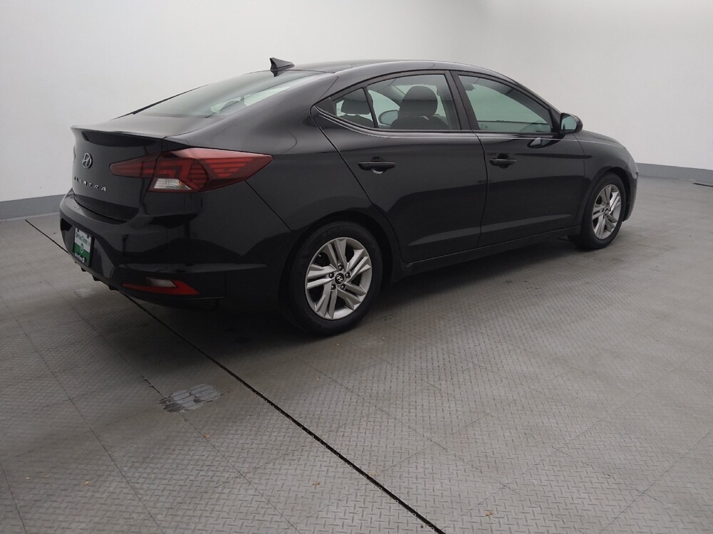 2019 Hyundai Elantra in Independence, MO 64055 - 18062444 10