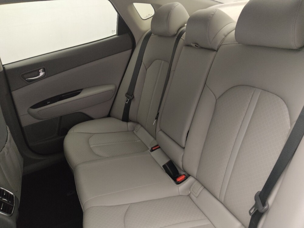 2016 Kia Optima in Gainesville, FL 32609 - 18062517 18