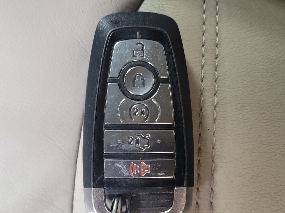 2017 Ford Fusion in Clearwater, FL 33764 - 18062536 32