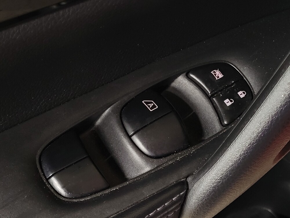 2019 Nissan Rogue Sport in Clearwater, FL 33764 - 18062545 27