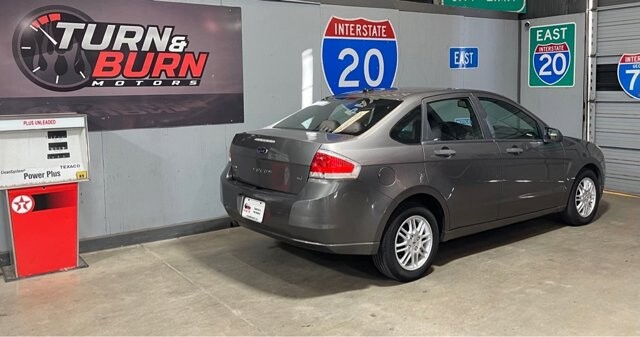 2010 Ford Focus in Conyers, GA 30094 - 18062615 4