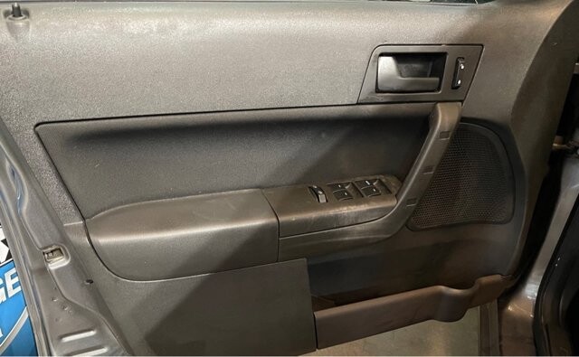 2010 Ford Focus in Conyers, GA 30094 - 18062615 9