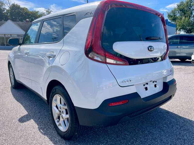 2021 Kia Soul in Baltimore, MD 21225 - 18062618 10