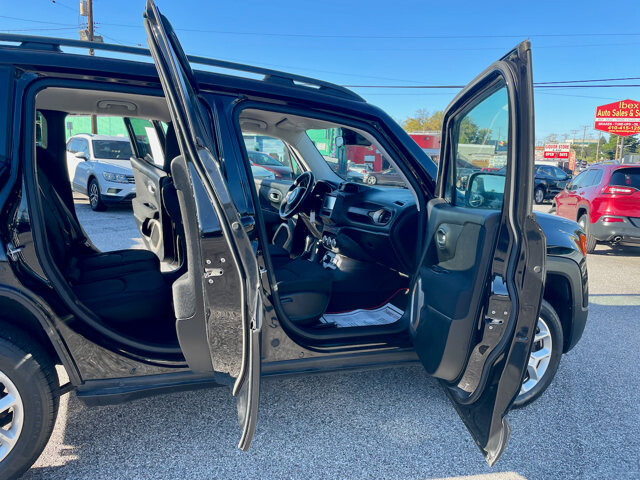 2015 Jeep Renegade in Baltimore, MD 21225 - 18062619 13