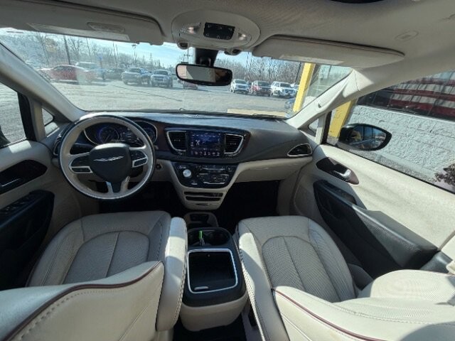 2020 Chrysler Pacifica in Indianapolis, IN 46222-4002 - 18062620 11