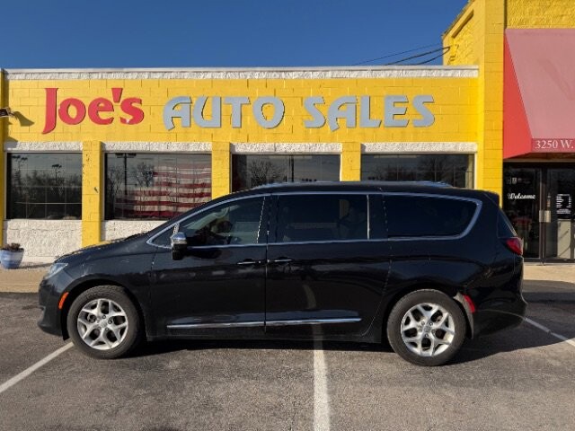 2020 Chrysler Pacifica in Indianapolis, IN 46222-4002 - 18062620