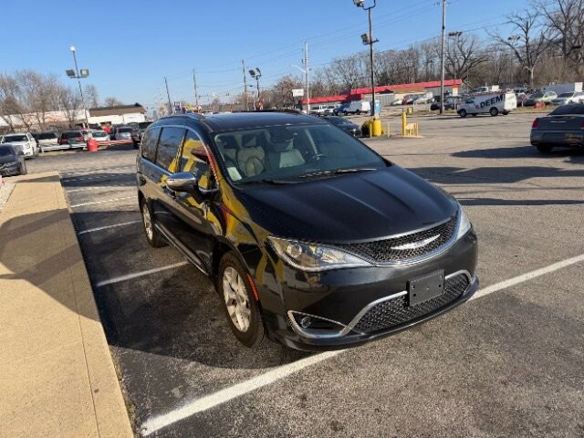 2020 Chrysler Pacifica in Indianapolis, IN 46222-4002 - 18062620 4