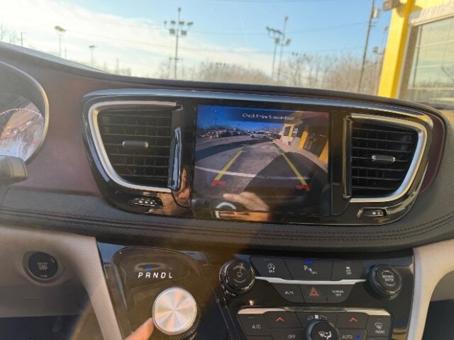 2020 Chrysler Pacifica in Indianapolis, IN 46222-4002 - 18062620 9