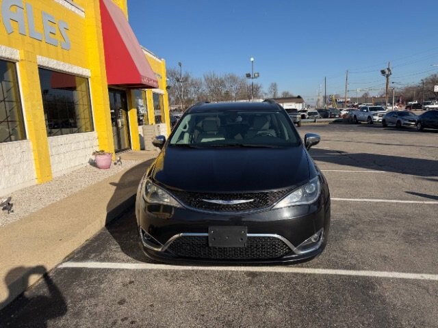 2020 Chrysler Pacifica in Indianapolis, IN 46222-4002 - 18062620 3