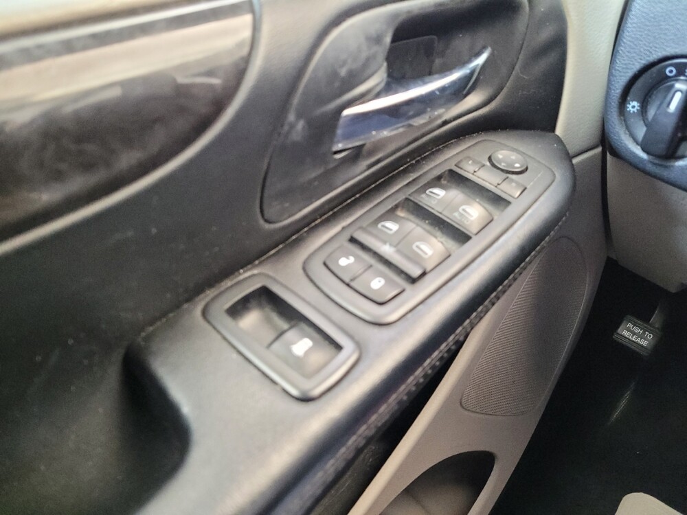 2016 Dodge Grand Caravan in Toledo, OH 43617 - 18062828 27
