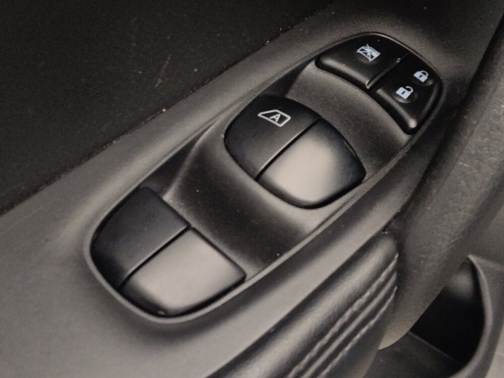 2018 Nissan Rogue in Gainesville, FL 32609 - 18062843 27