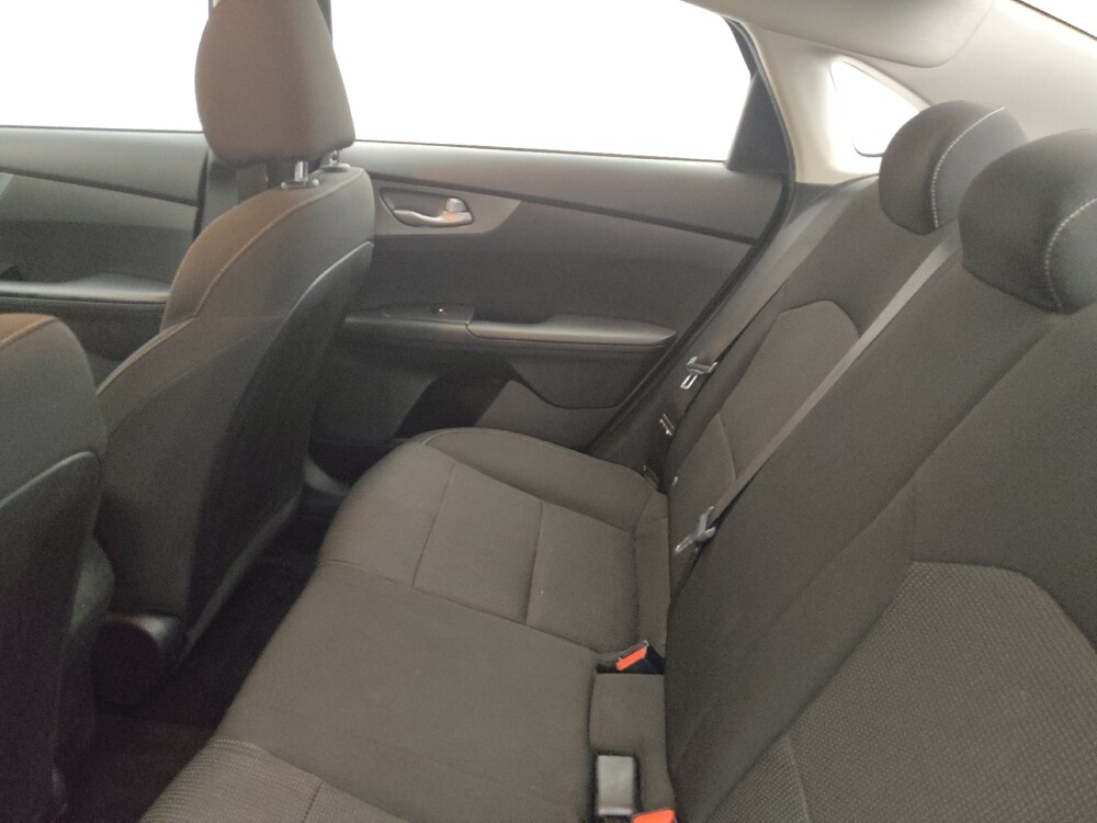 2019 Kia Forte in Lakeland, FL 33815 - 18062989 18