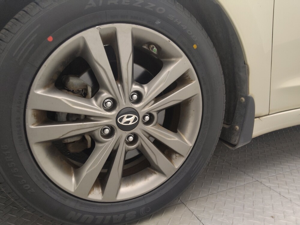 2017 Hyundai Elantra in Hialeah, FL 33014 - 18063051 31