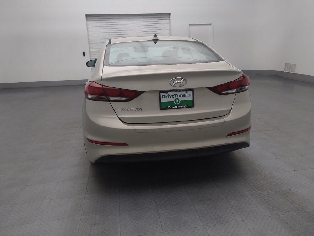 2017 Hyundai Elantra in Hialeah, FL 33014 - 18063051 6