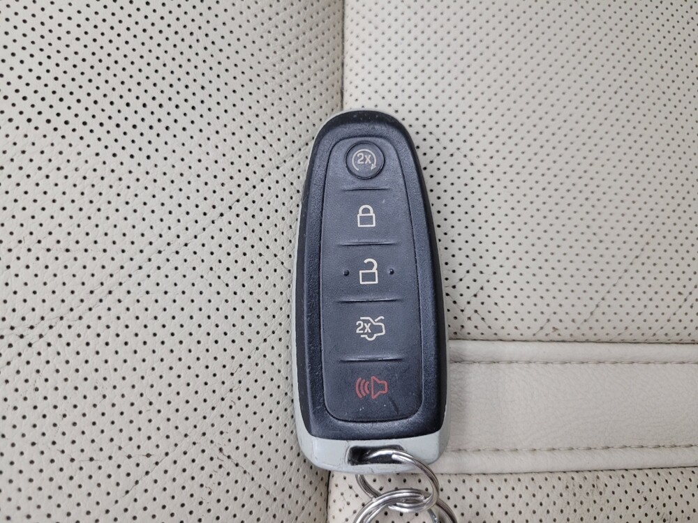 2014 Lincoln MKT in Indianapolis, IN 46219 - 18063264 32