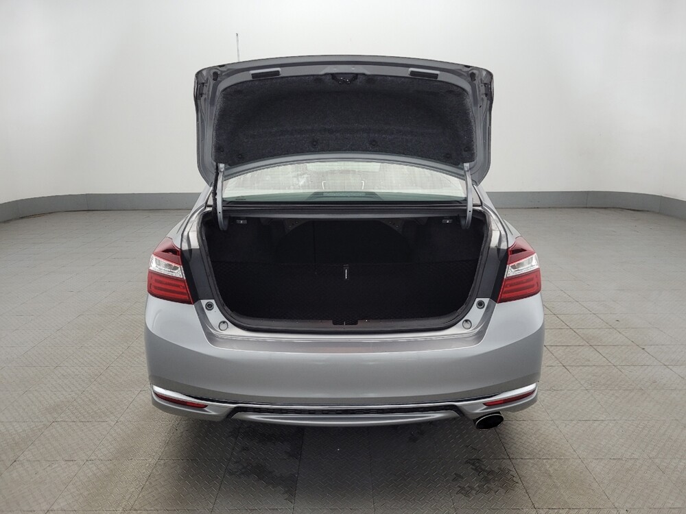 2017 Honda Accord in Temple Hills, MD 20746 - 18063331 29