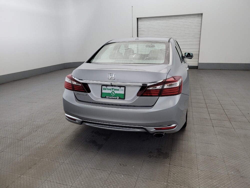 2017 Honda Accord in Temple Hills, MD 20746 - 18063331 7