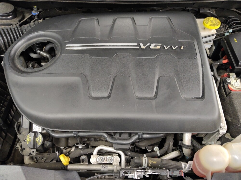 2020 Jeep Cherokee in Houston, TX 77060 - 18063481 30