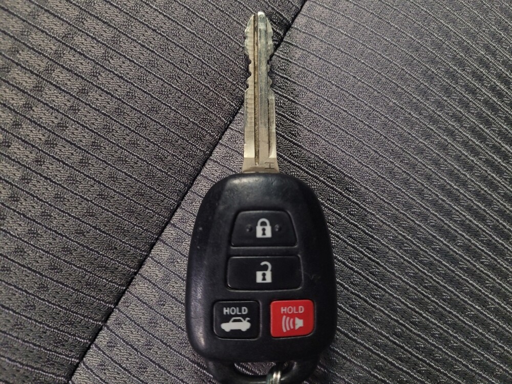 2017 Toyota Camry in Tallahassee, FL 32304 - 18063553 32